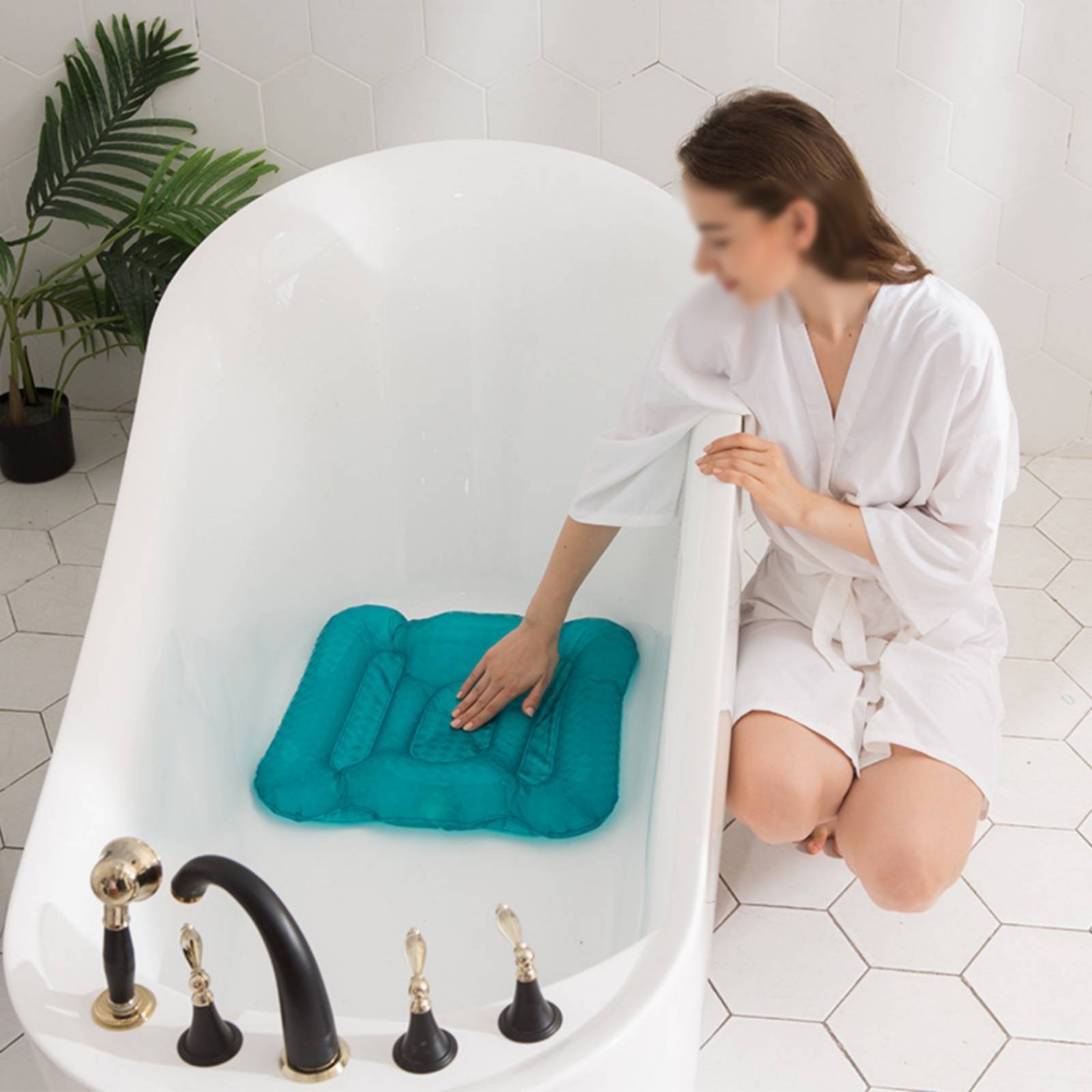 وسادة معززة لحوض الاستحمام بلم - مراجعة Bathtub Pillow Inflatable وسعره